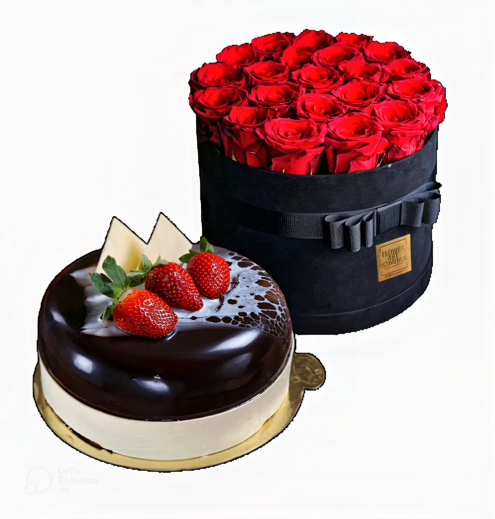Rose Box W Strawberry Chocolate Cake