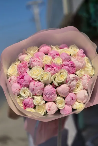 Peony & Rose Delight