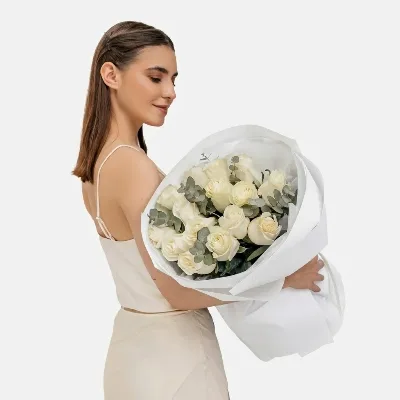 White Roses – Pearl Glow