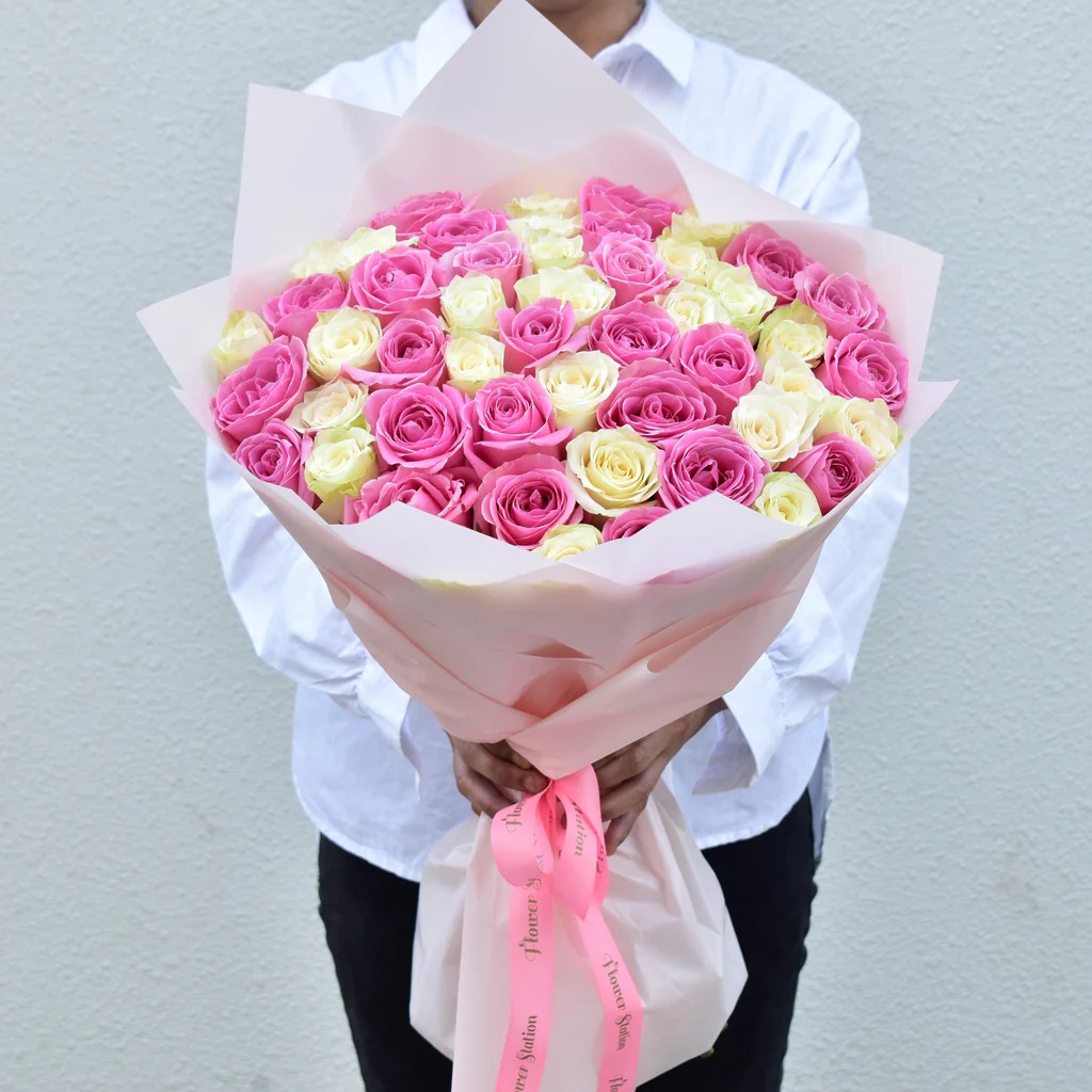 Princess Bouqet – Pink & White Roses