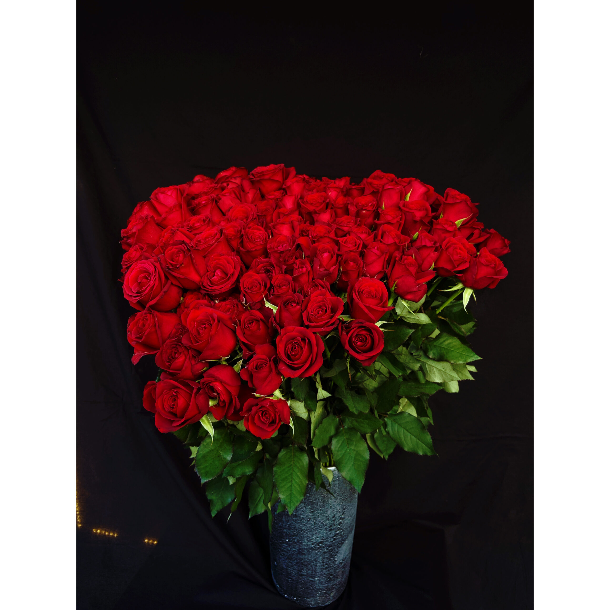 VIP 201 Roses Special Black Vase