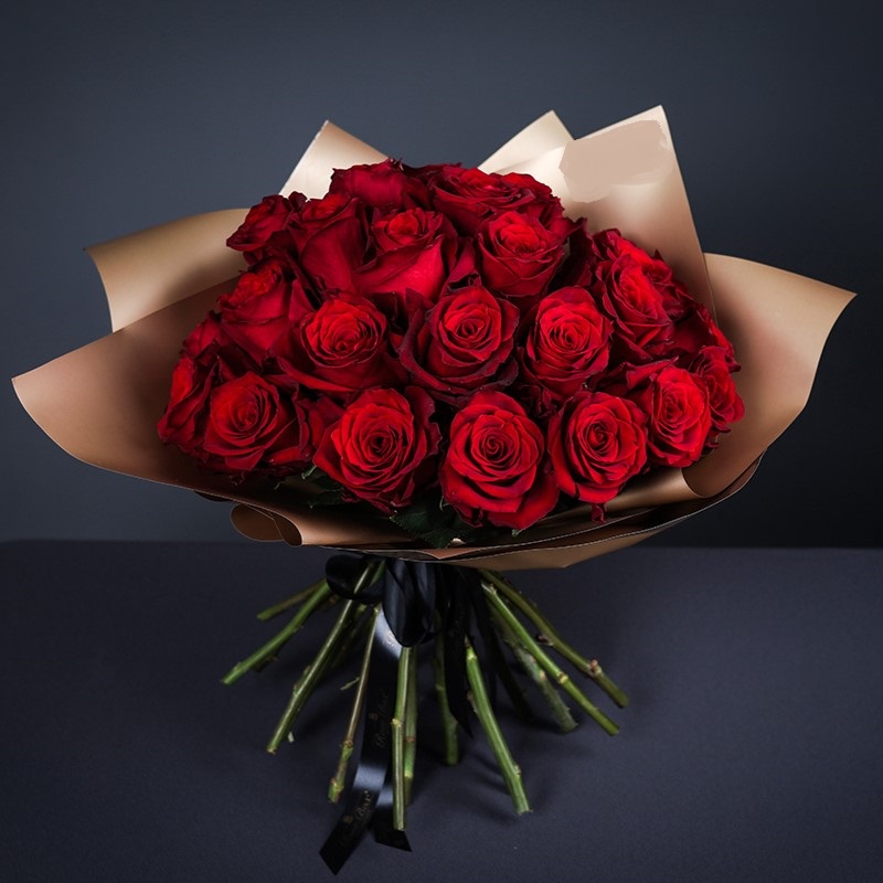 31 Red Roses Love Me