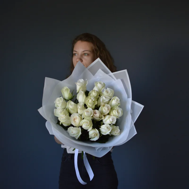 25 White Roses Bouqet